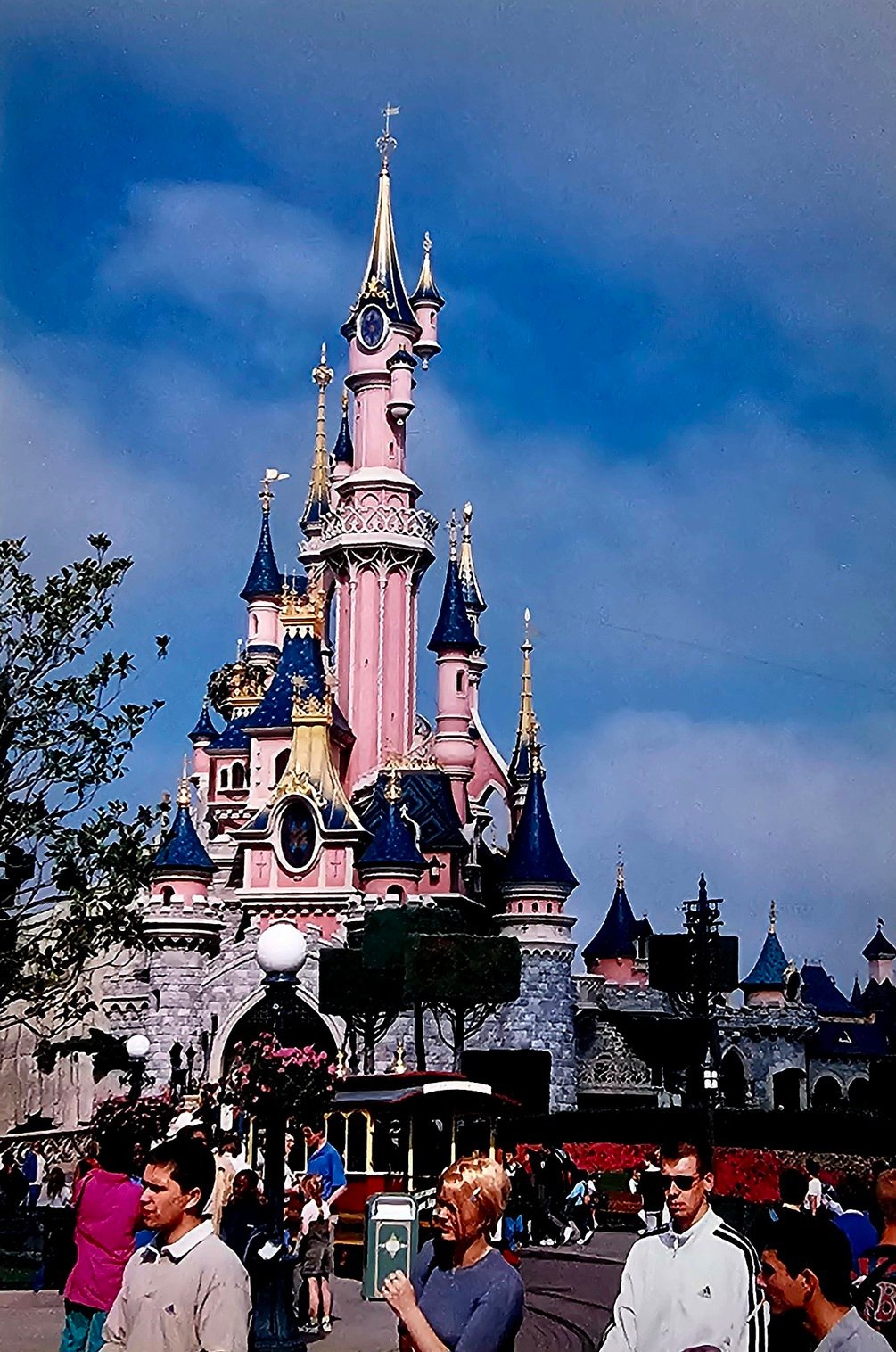 Disney, vin pis gendarmes