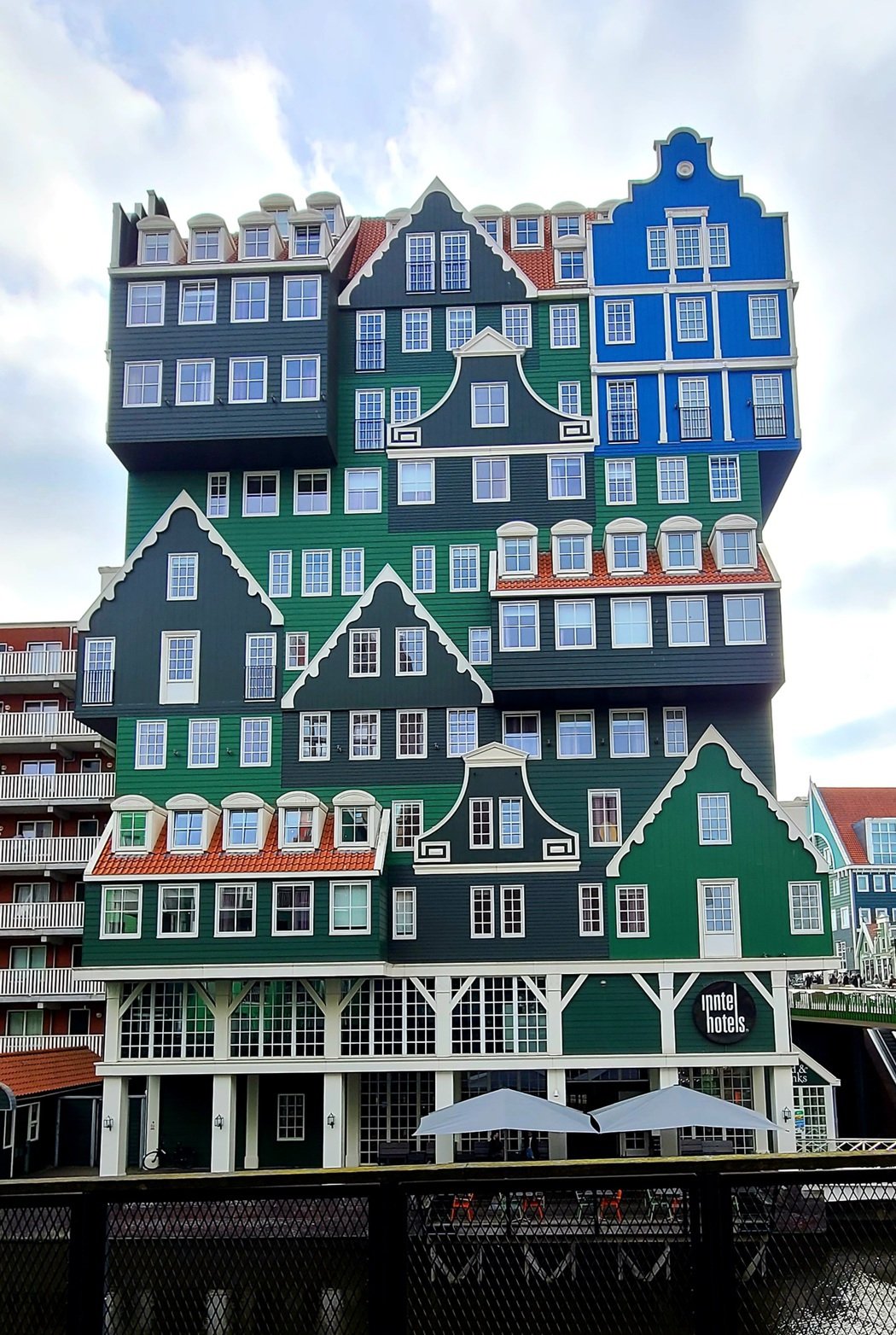 Amsterdam, où le feu est appelé « Vlam »